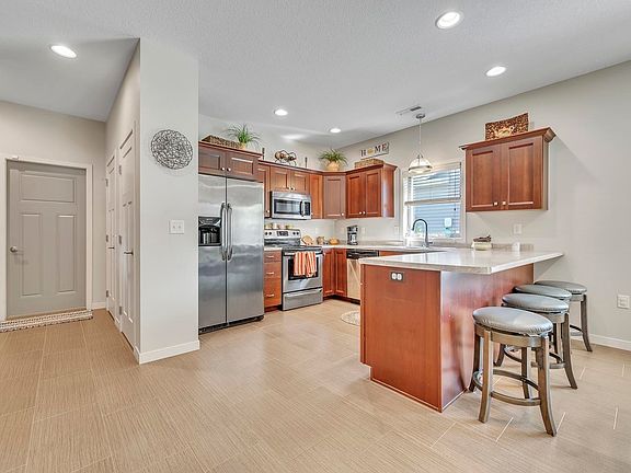 3rd image of 3329 Prairie Meadow Dr #B