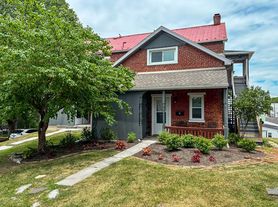 5 S Walnut St, Lititz, PA
