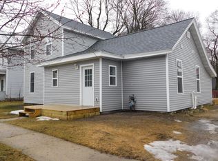 112 N Webster St, Greenville, MI 48838
