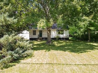 353 Southeast Ave, Tallmadge, OH 44278