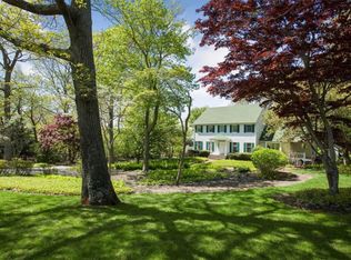 35 Soundview Dr, Shoreham, NY 11786