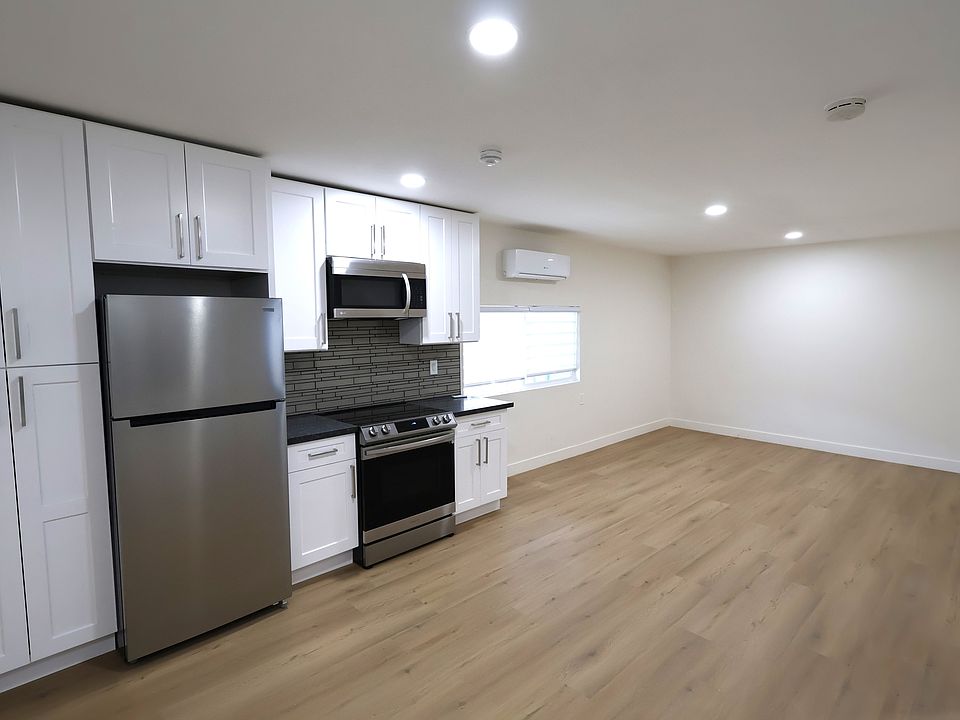 Kitchen & Living room