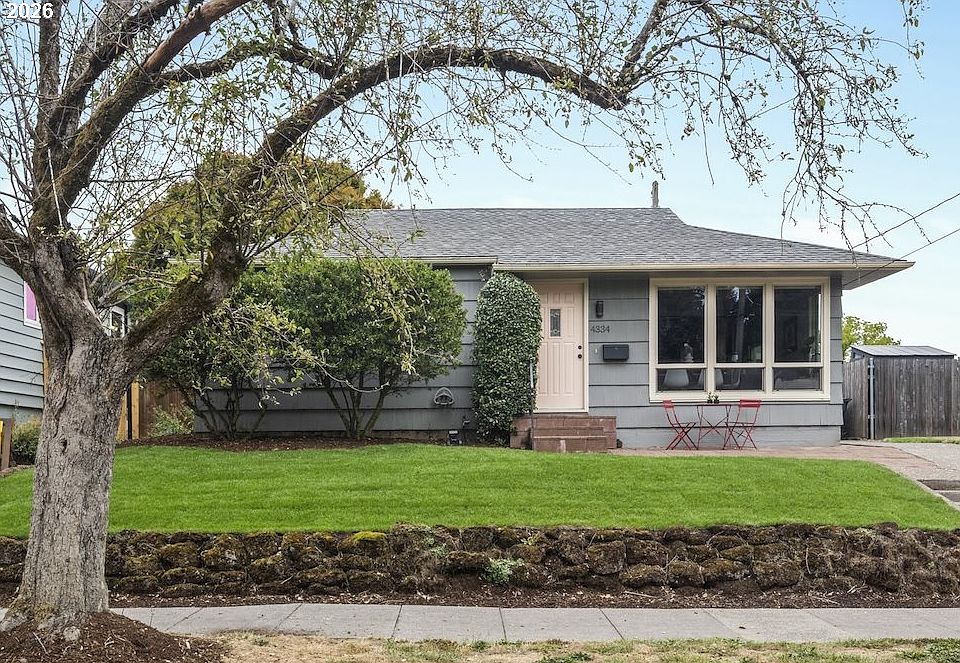 1st image of 4334 SE 35th Pl