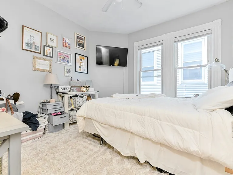 748 E 3rd St #1 — Photo 9
