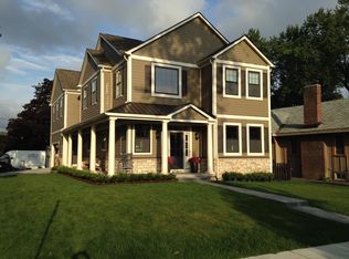 1896 Woodland Ave, Sylvan Lake, MI 48320
