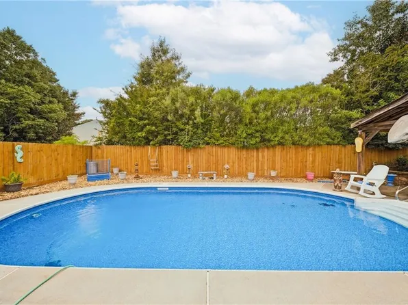 1925 Stillwood Ln, Virginia Beach, VA 23456