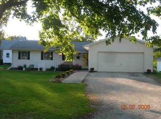 212 W 3rd St, Gridley, IL 61744