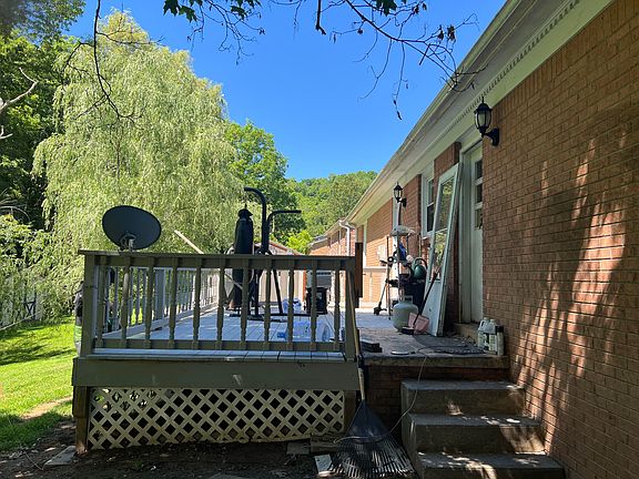 4th image of 253 Valley Dr