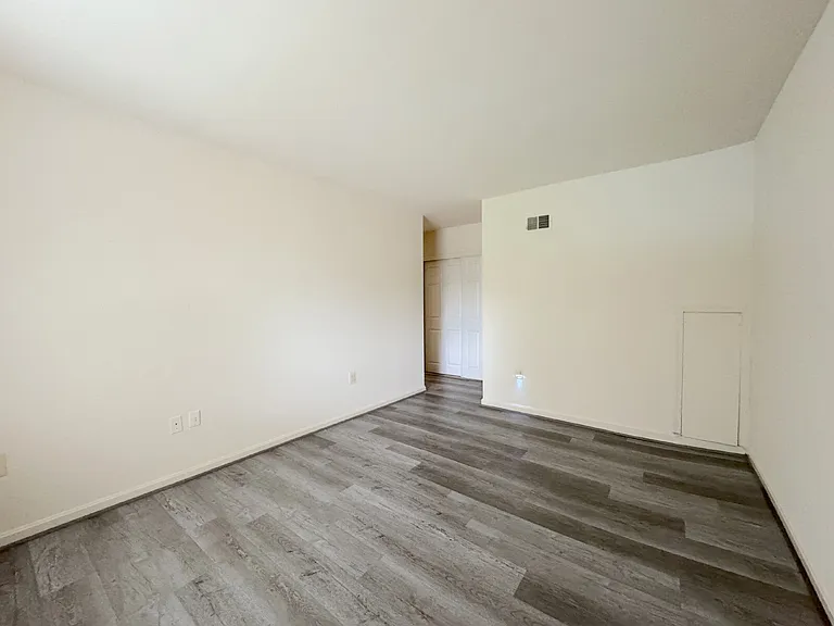 4657 Logsdon Dr — Photo 19
