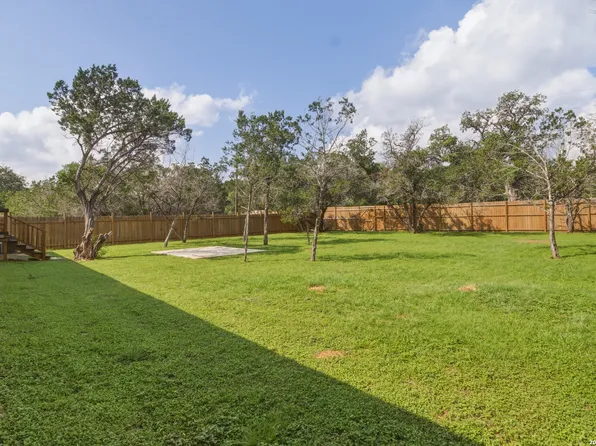 256 NAKOMIS DR, Bandera, TX 78003