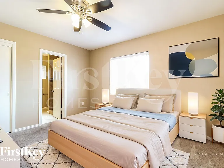 1810 W 5th St — Photo 10