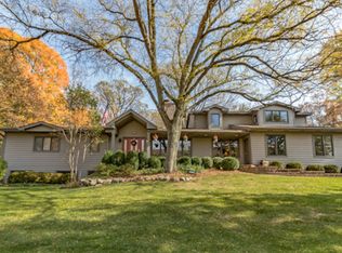 825 Harper Dr, Algonquin, IL 60102
