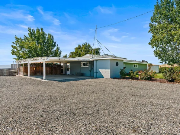 3690 Konnowac Pass Rd, Wapato, WA 98951
