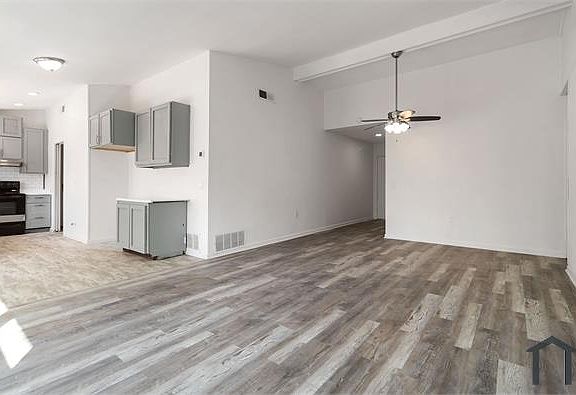 5th image of 12501 Enchanted Oaks St