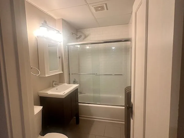 Beautiful Renovated Units — Photo 16