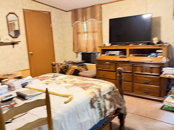 5th image of 215 Brewer Hill Rd