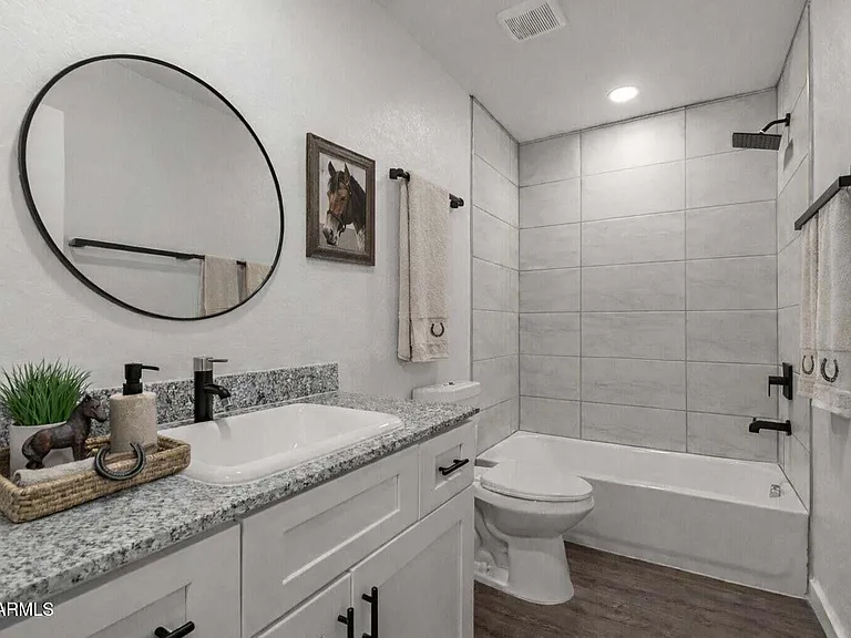 2117 W Mariposa St — Photo 7