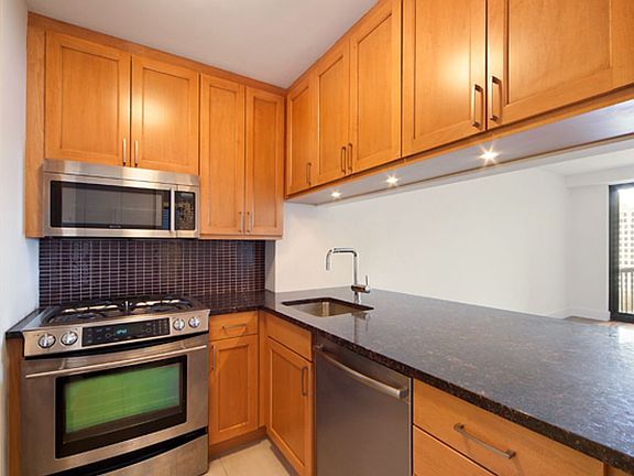 4th image of 45 E 25th St APT 16A