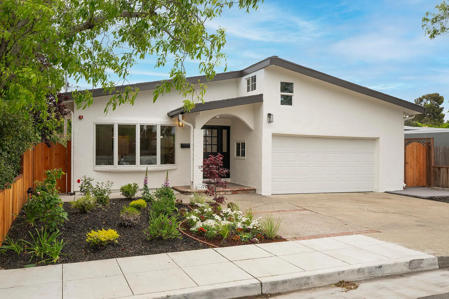 4 bed, 2031 sqft, $8,000 — Photo 1