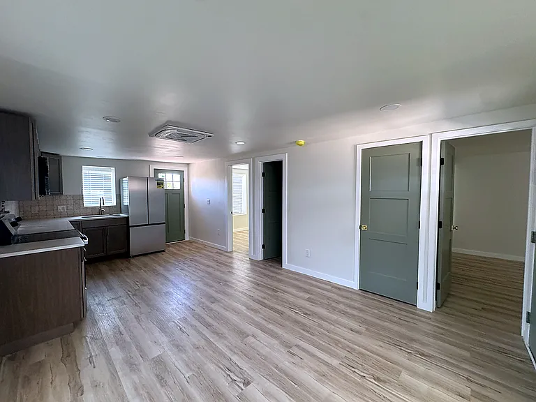 1804 Slate Ave NW — Photo 6