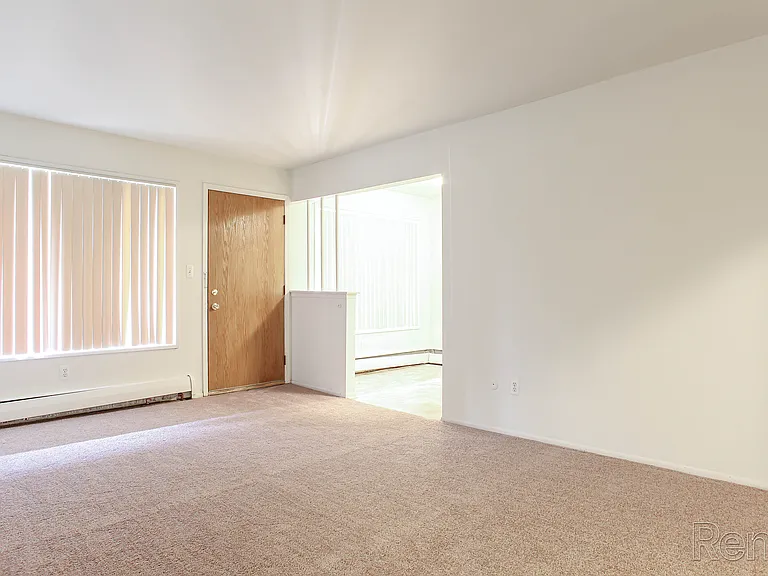 Rochester House Apartments — Photo 19