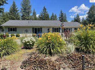 25 Lolly Ln, Moyie Springs, ID 83845