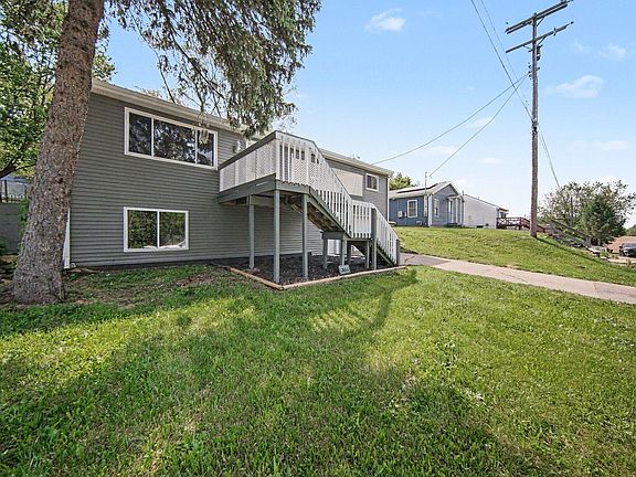 3rd image of 3651 Saint Luke Dr