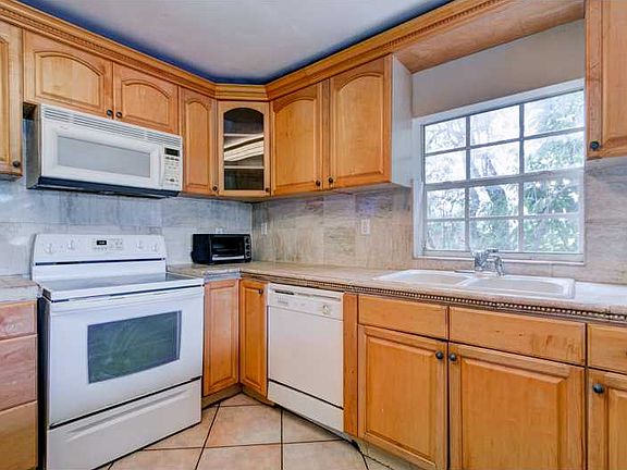 4th image of 4750 SW 42nd Ter