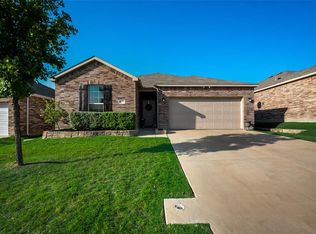 2401 Gelbray Pl, Fort Worth, TX 76131