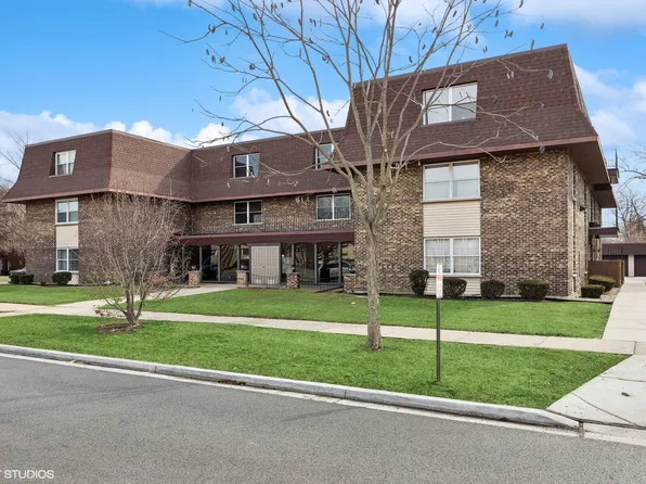475 Shenstone Rd, Riverside, IL 60546