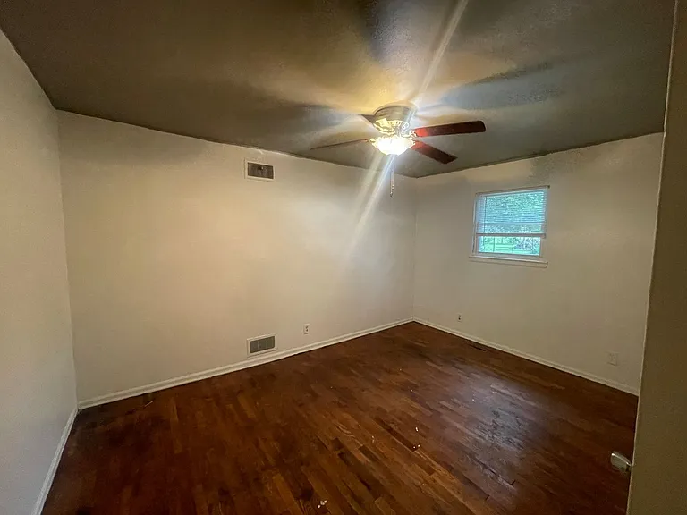 1507 W Phelps St — Photo 2