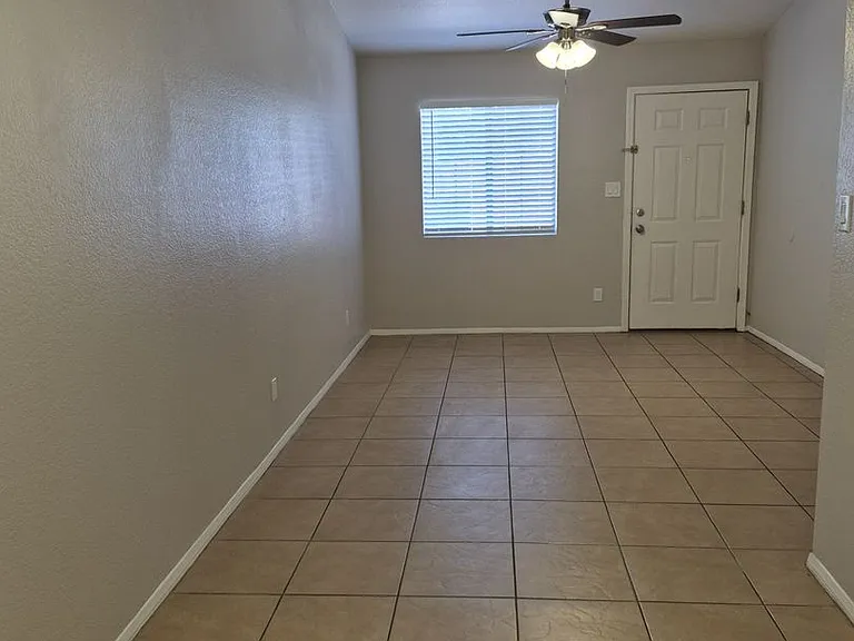 Lindsay Villas Townhomes — Photo 20