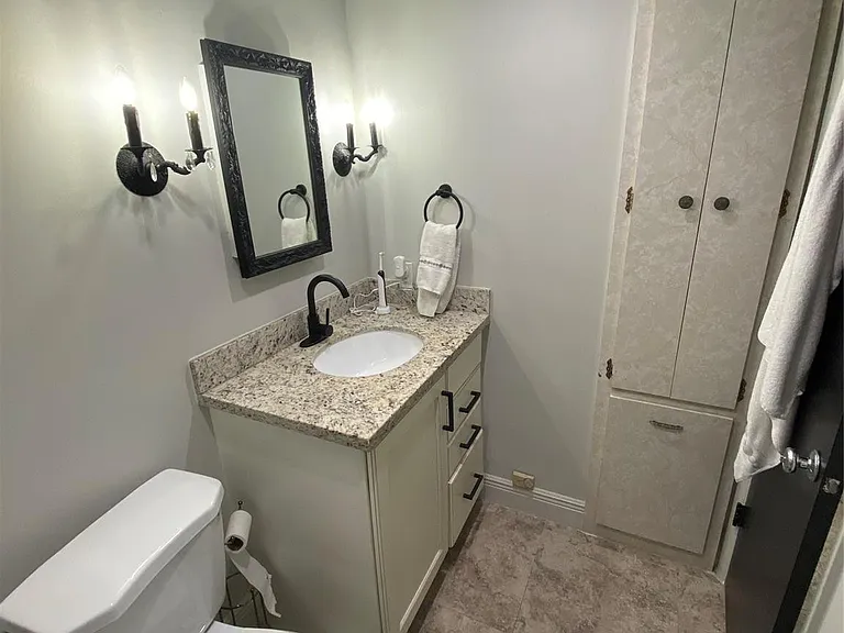 4040 N Hills Dr #5 — Photo 5