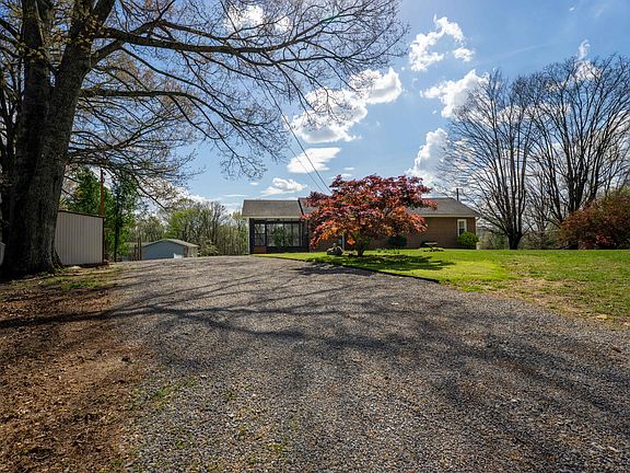 2nd image of 1616 Roberson Rd