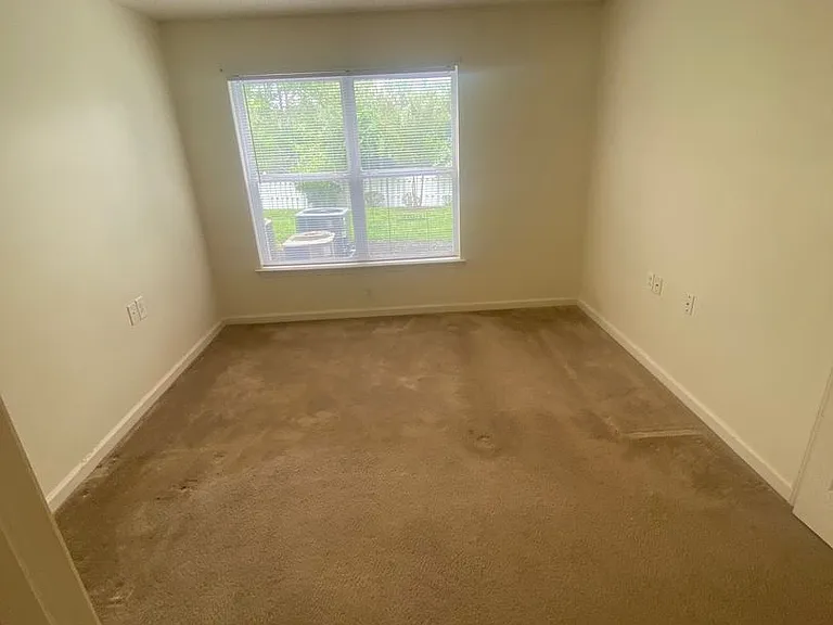 Ridgewood Place Senior Apartment — Photo 35