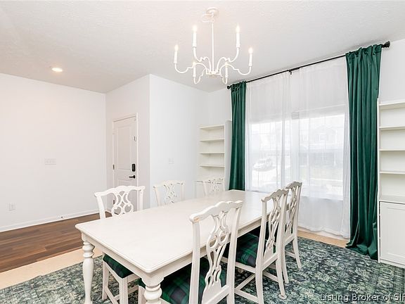 4th image of 8040 Schrieber Road