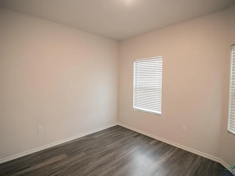 1123 Mission Creek Dr — Photo 5