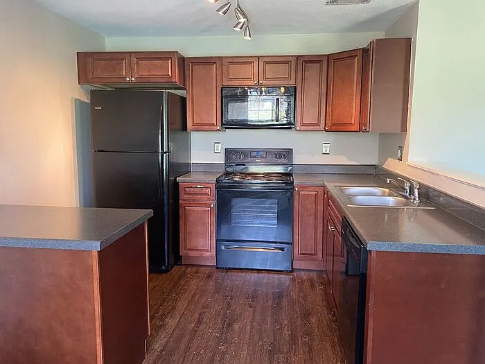 1007 Brittany Park Dr — Photo 45