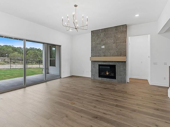 Brenham A family room