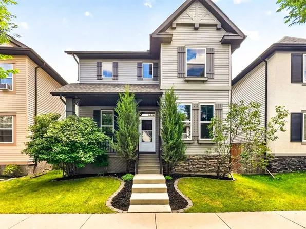 249 N Elgin Mnr SE, Calgary, AB T2Z 4Z7