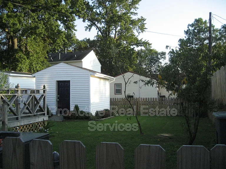 725B Carolina Ave — Photo 16
