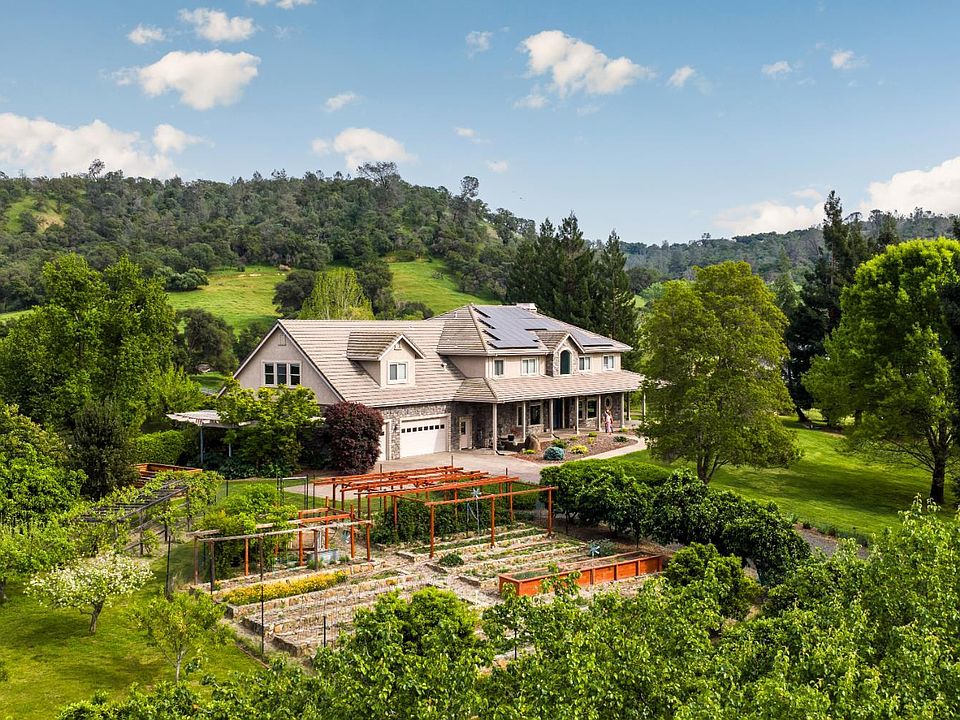1st image of 265 Grapevine Ravine Ln