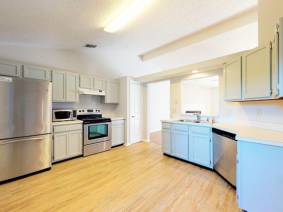 4th image of 4442 Hunters Haven Ln E