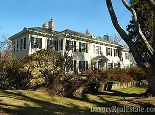 1040 Esplanade, Pelham, NY 10803