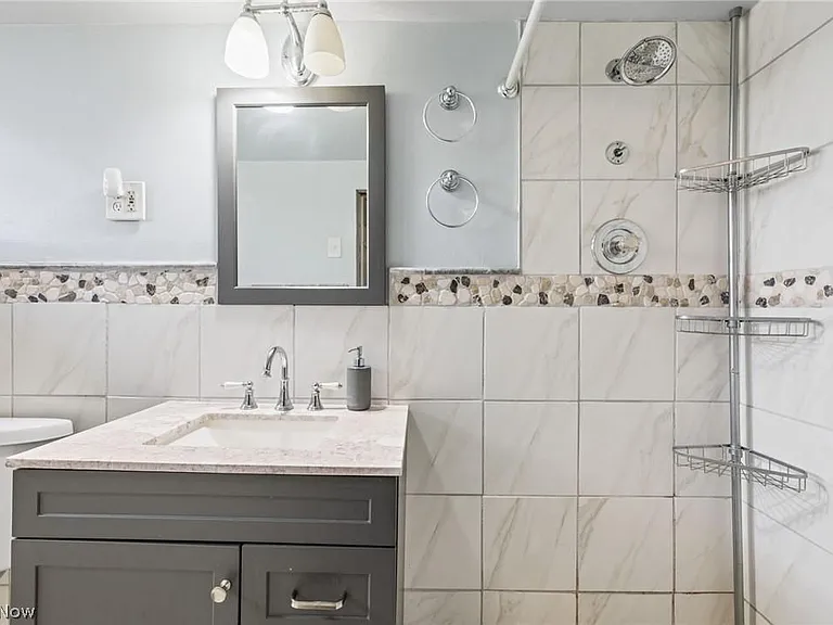 11715 Rutland Ave — Photo 24