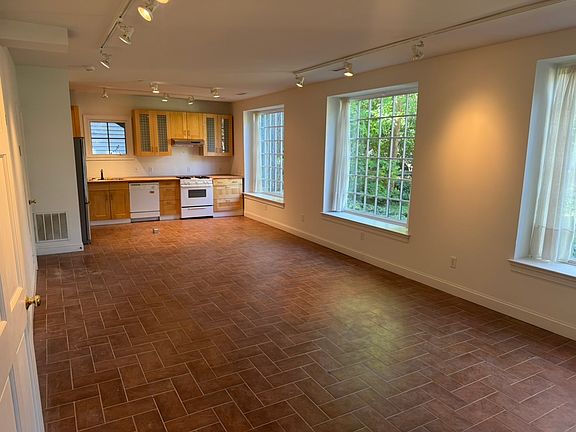 3rd image of 419 2nd St NE #419B