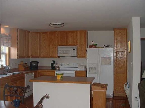 Kitchen with island