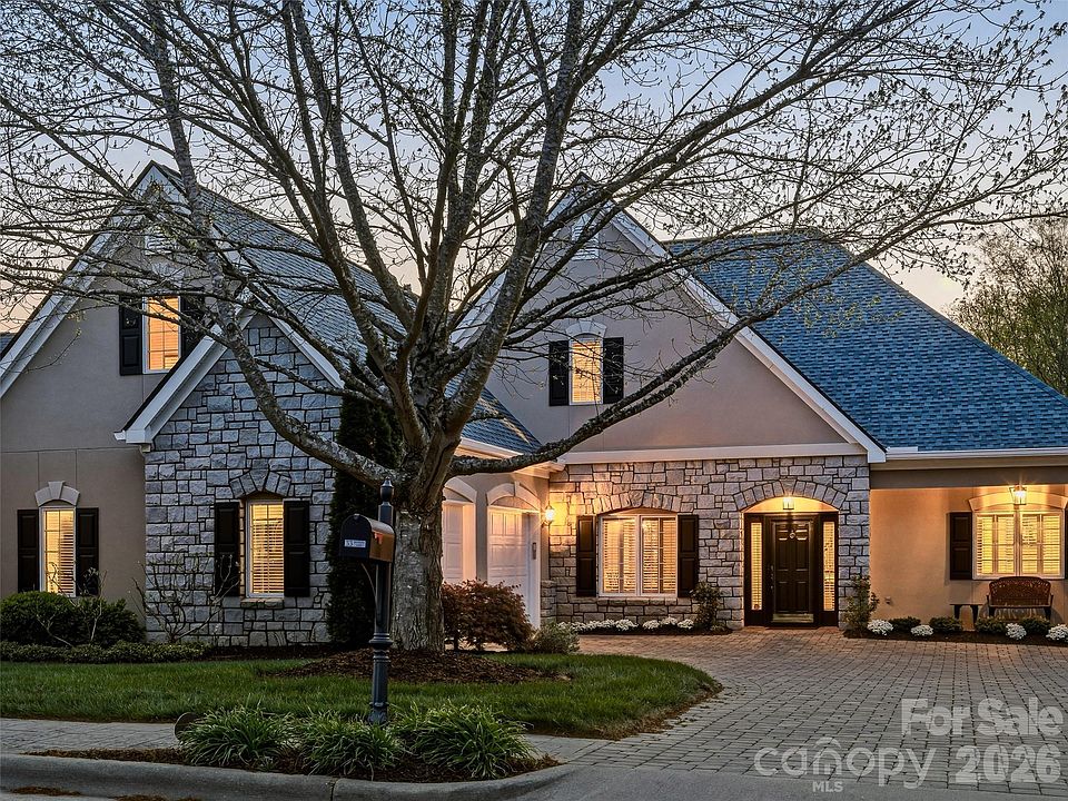 1st image of 33 Tiverton Ln