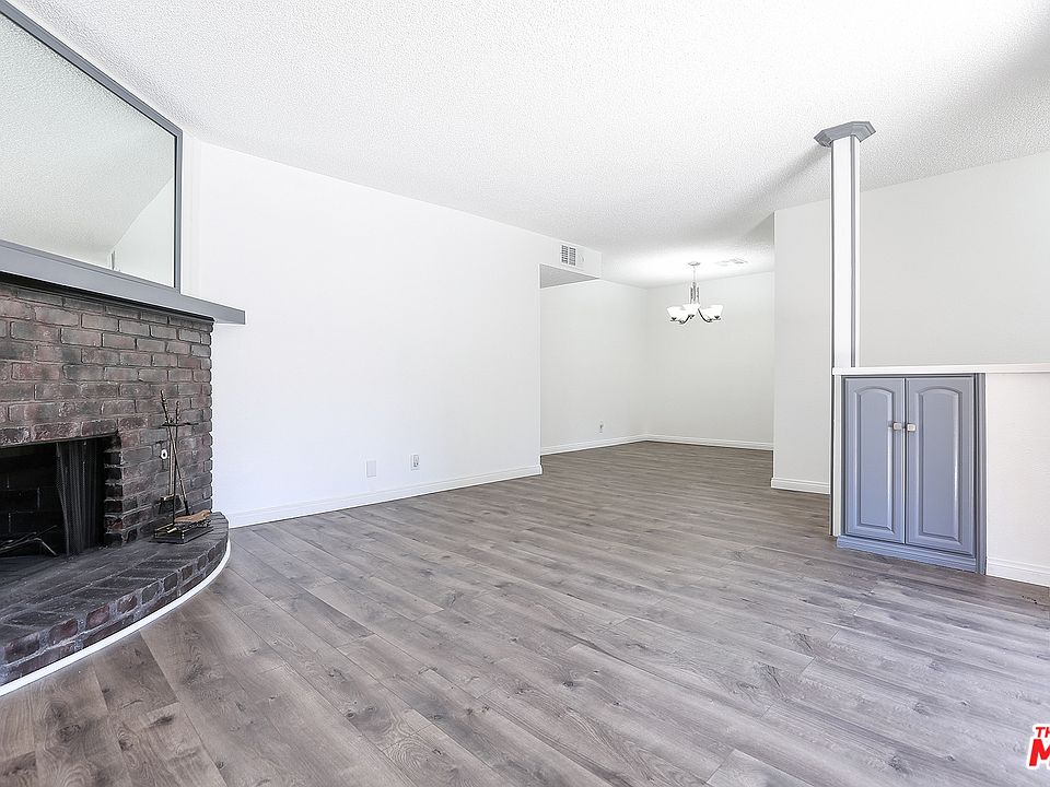 1st image of 7305 Balboa Blvd #3