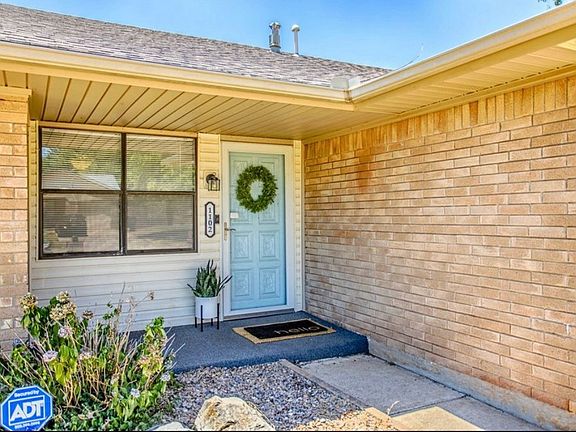 2nd image of 1102 W Griggs Way